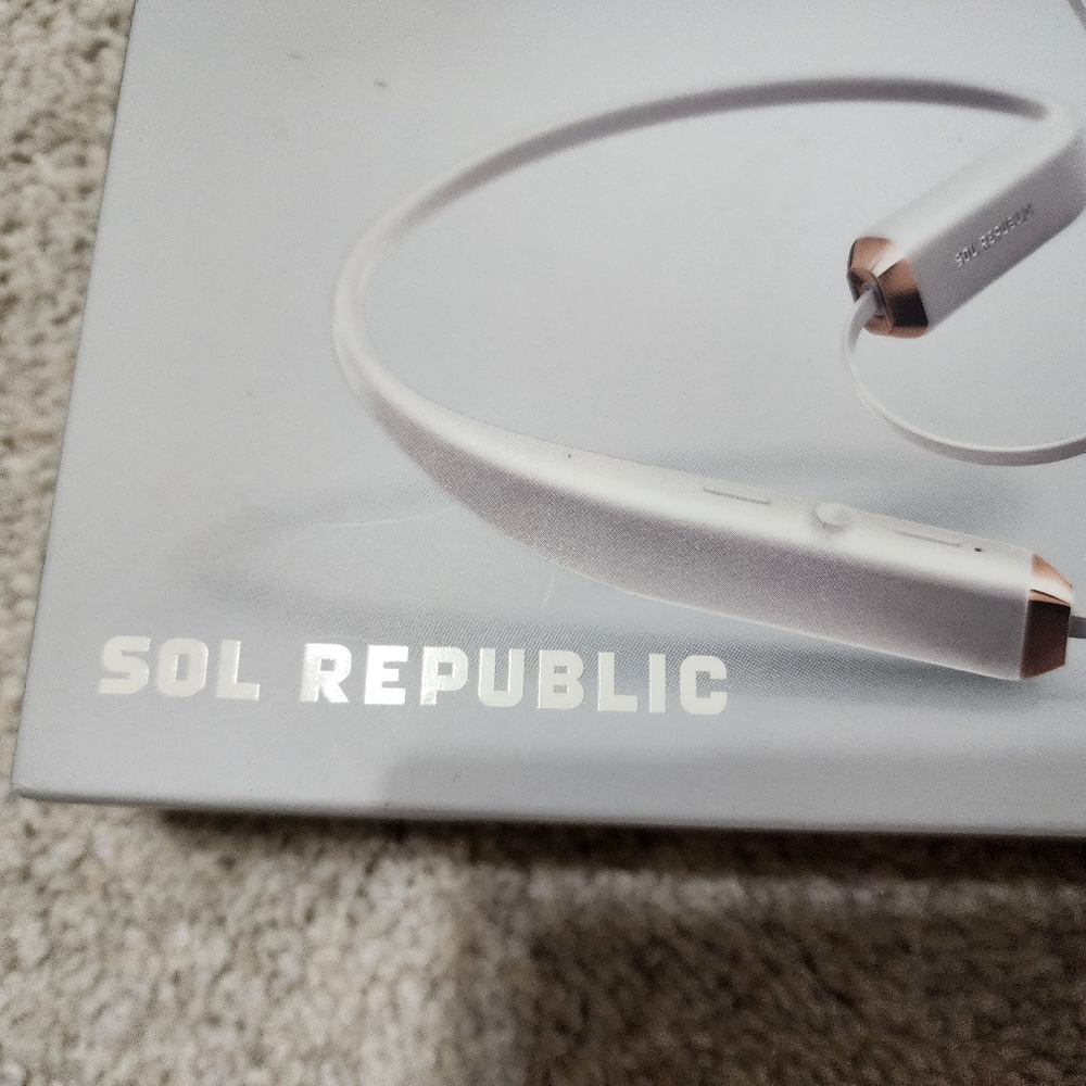 Sol Republic Headphone